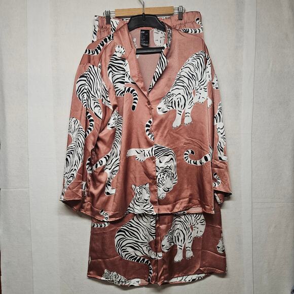 H&M Rose Pink Tiger Print Satin Pajama Set - Picture 2 of 12